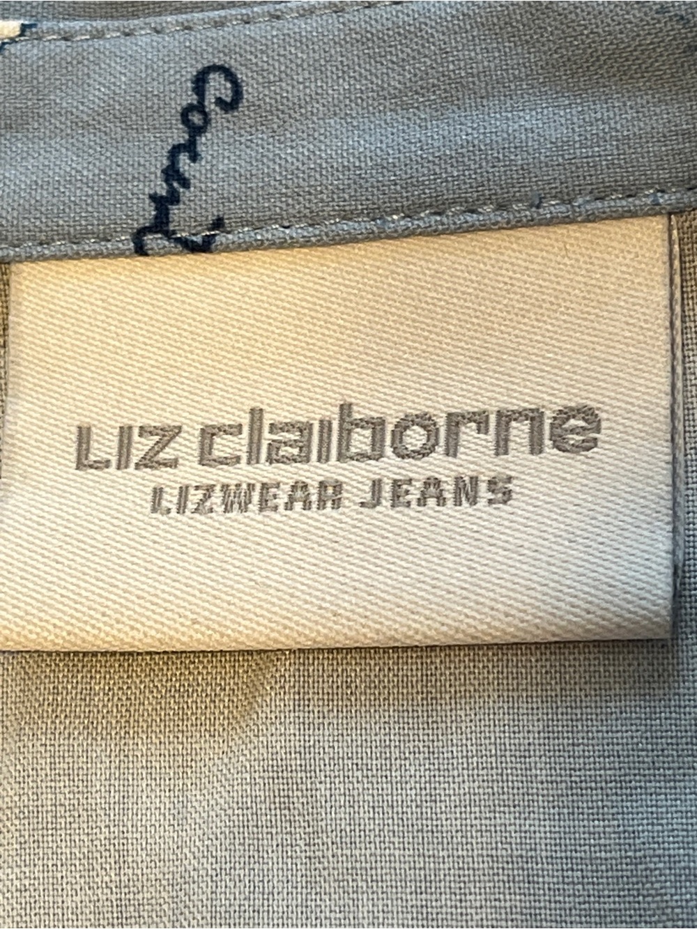 Liz Claiborne 100% silk Pale Blue Button-Down blouse with Postcard Print size L - Picture 4 of 10